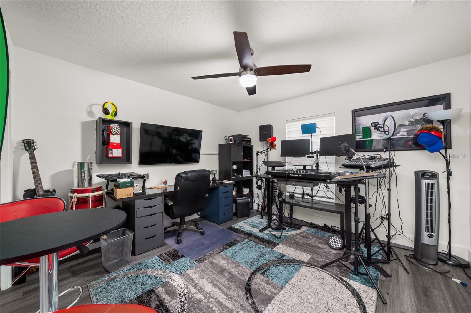 Image 28 of 49 For 5810 Columbus Boulevard