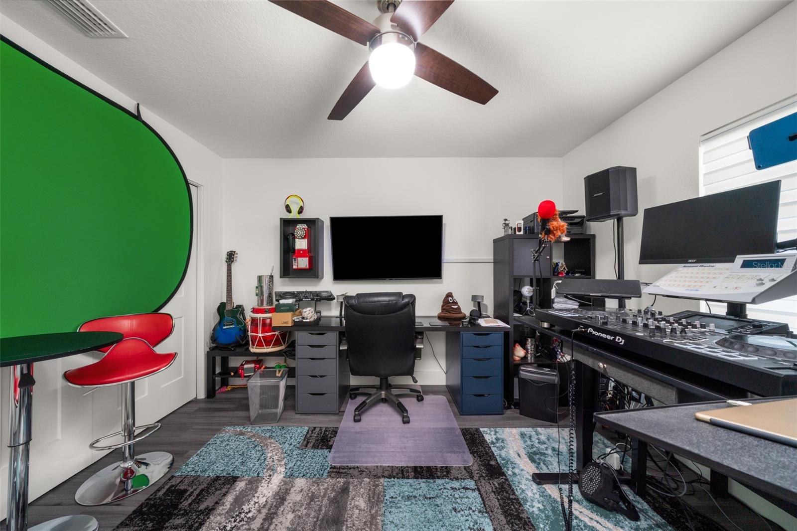 Image 29 of 49 For 5810 Columbus Boulevard