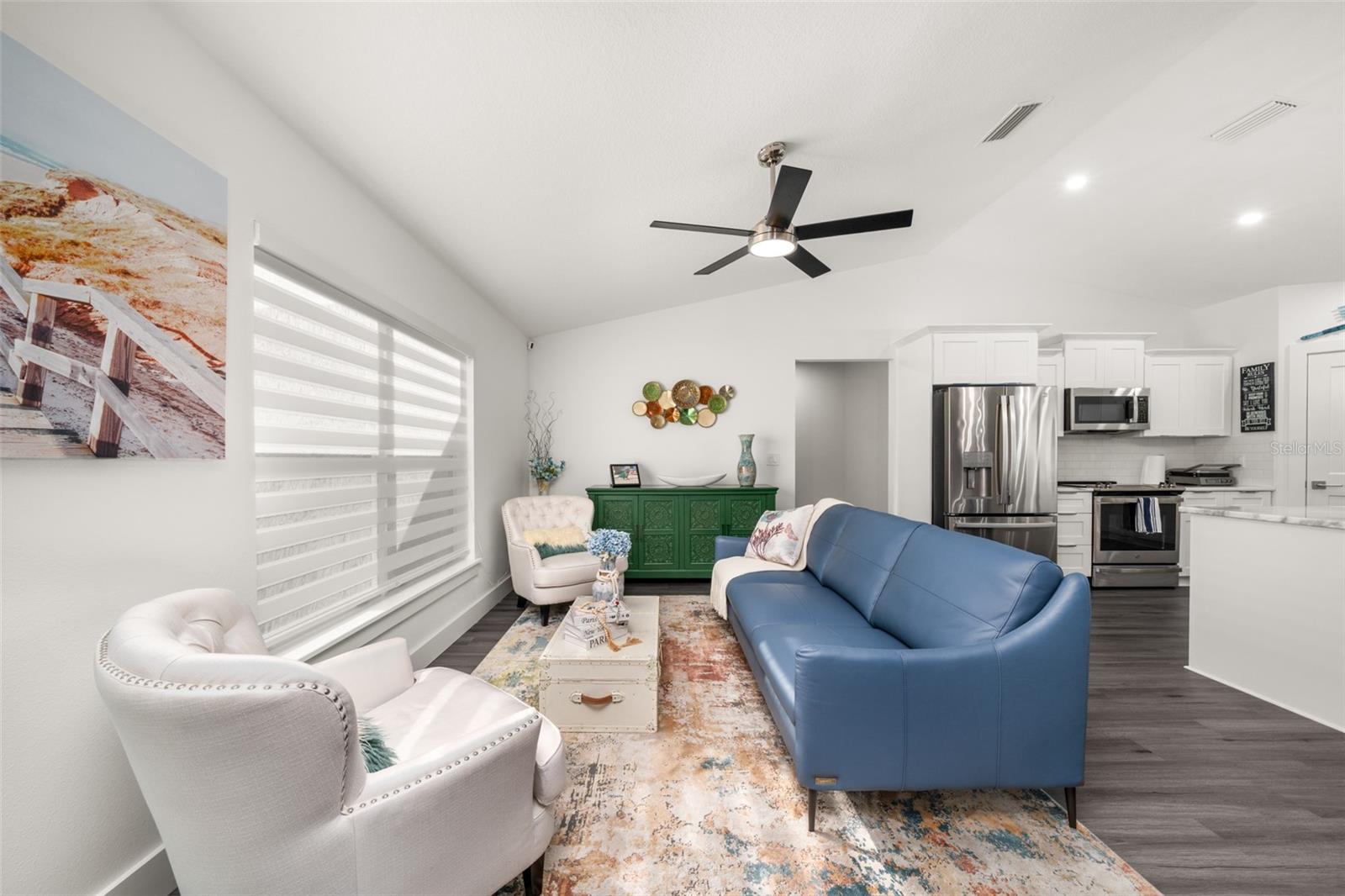 Image 3 of 49 For 5810 Columbus Boulevard