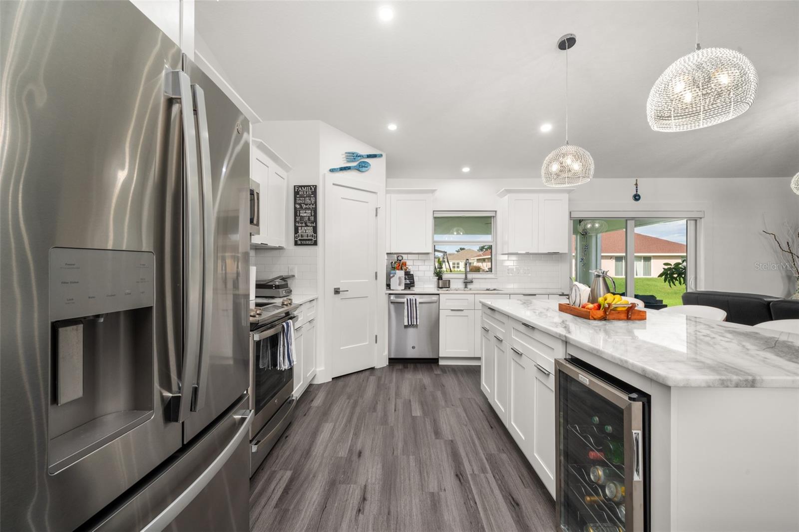 Image 9 of 49 For 5810 Columbus Boulevard