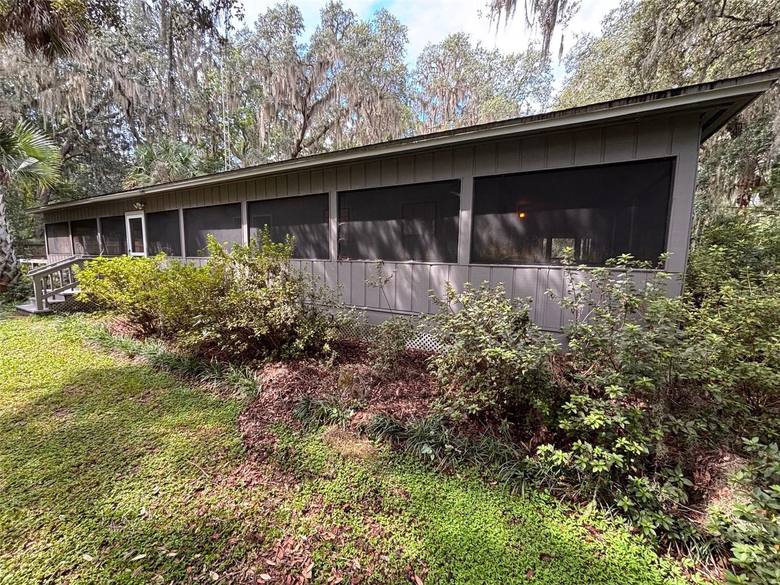 Image 4 of 83 For 9926 Holden Park Road