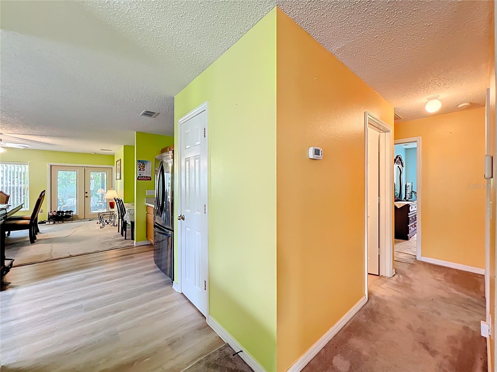 Image 10 of 38 For 102 Somerset Oaks Court
