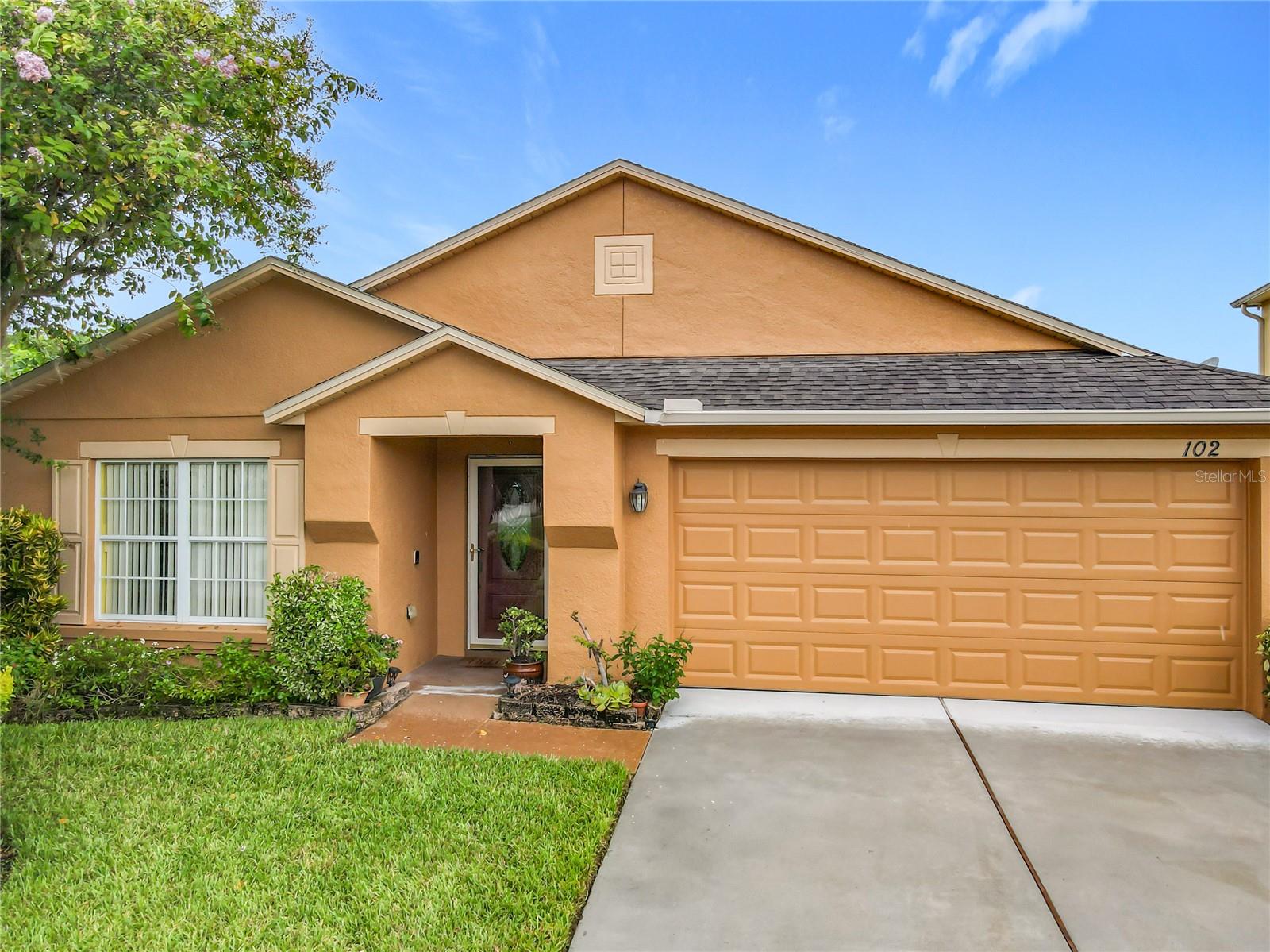 Image 2 of 38 For 102 Somerset Oaks Court