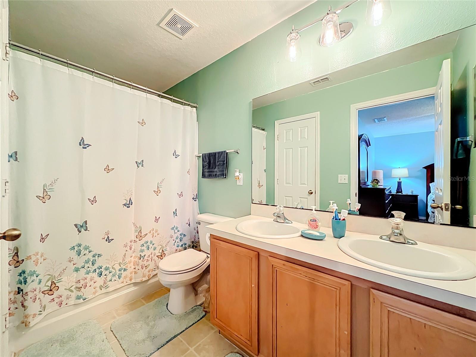 Image 28 of 38 For 102 Somerset Oaks Court