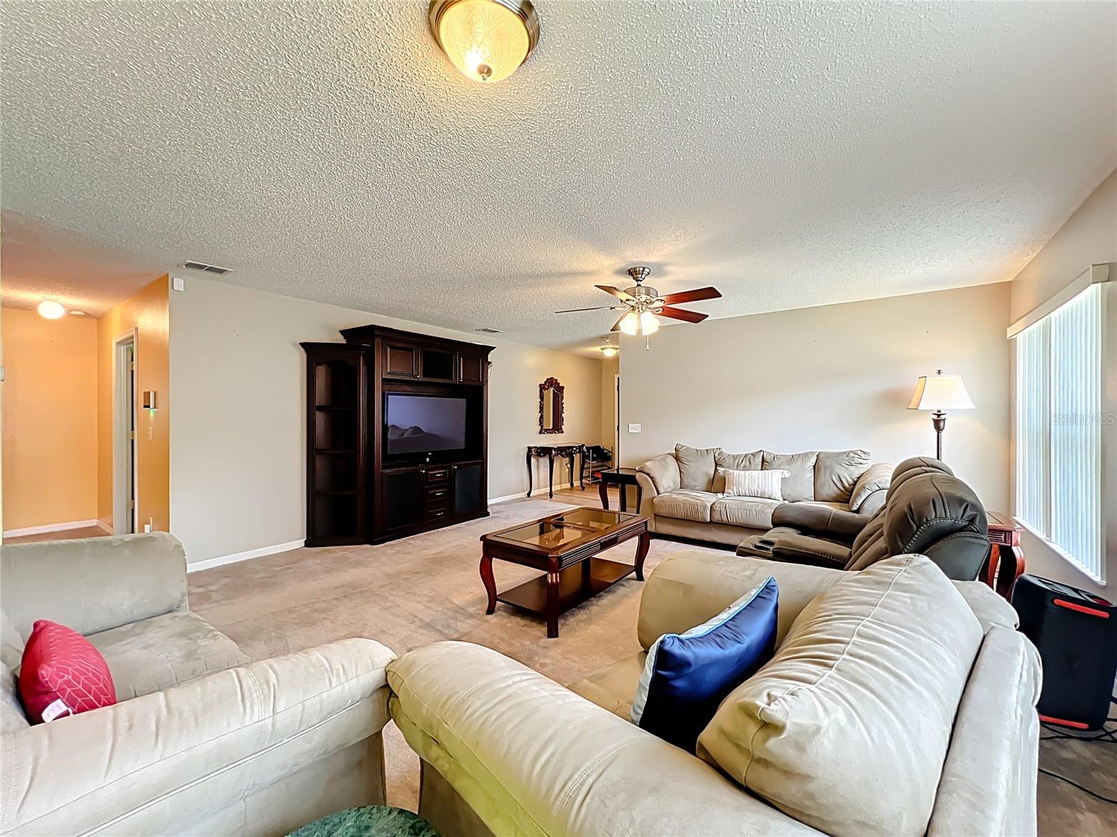 Image 9 of 38 For 102 Somerset Oaks Court