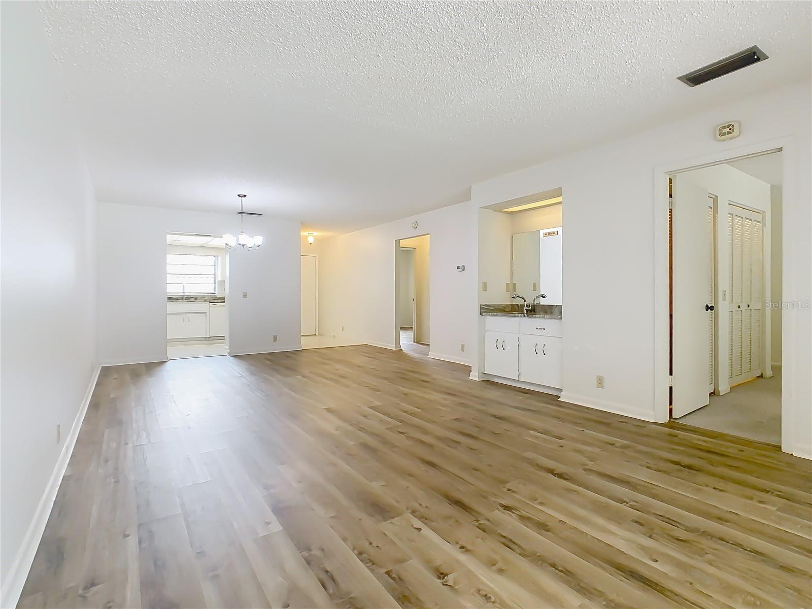 Image 11 of 58 For 1012 Medinah Dr