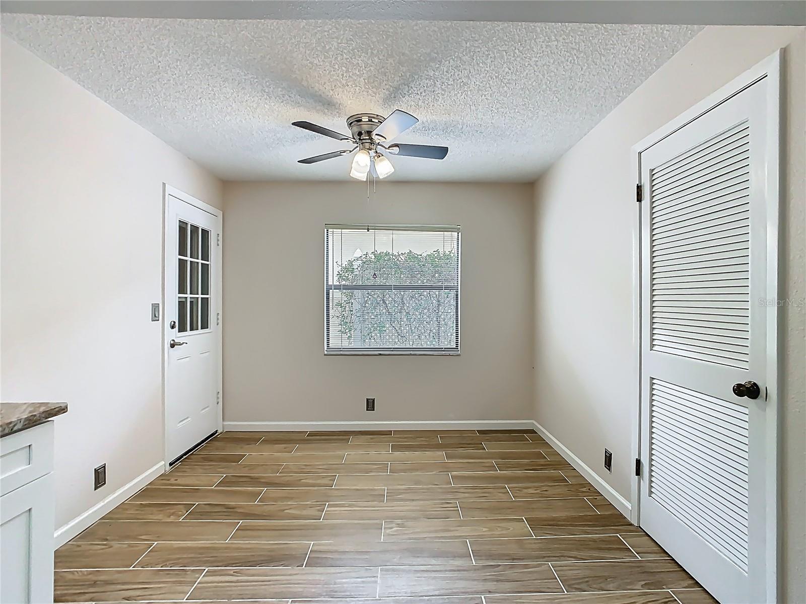 Image 11 of 54 For 560 Saint Andrews Rd