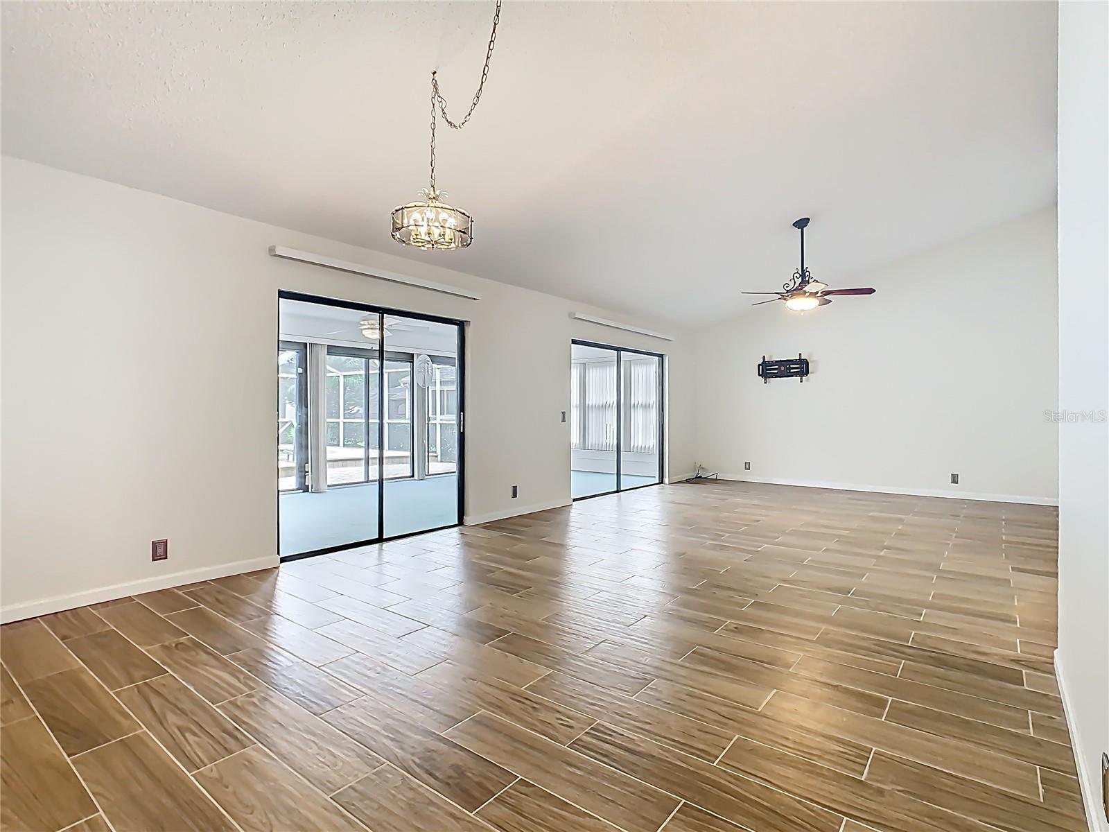 Image 12 of 54 For 560 Saint Andrews Rd