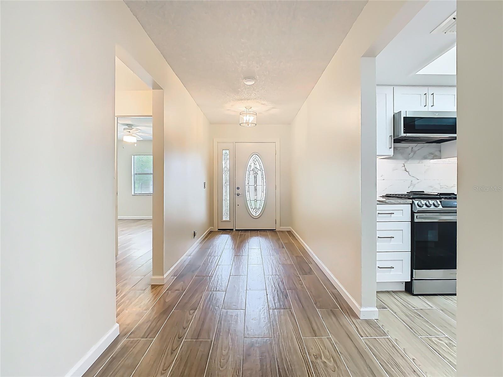 Image 3 of 54 For 560 Saint Andrews Rd