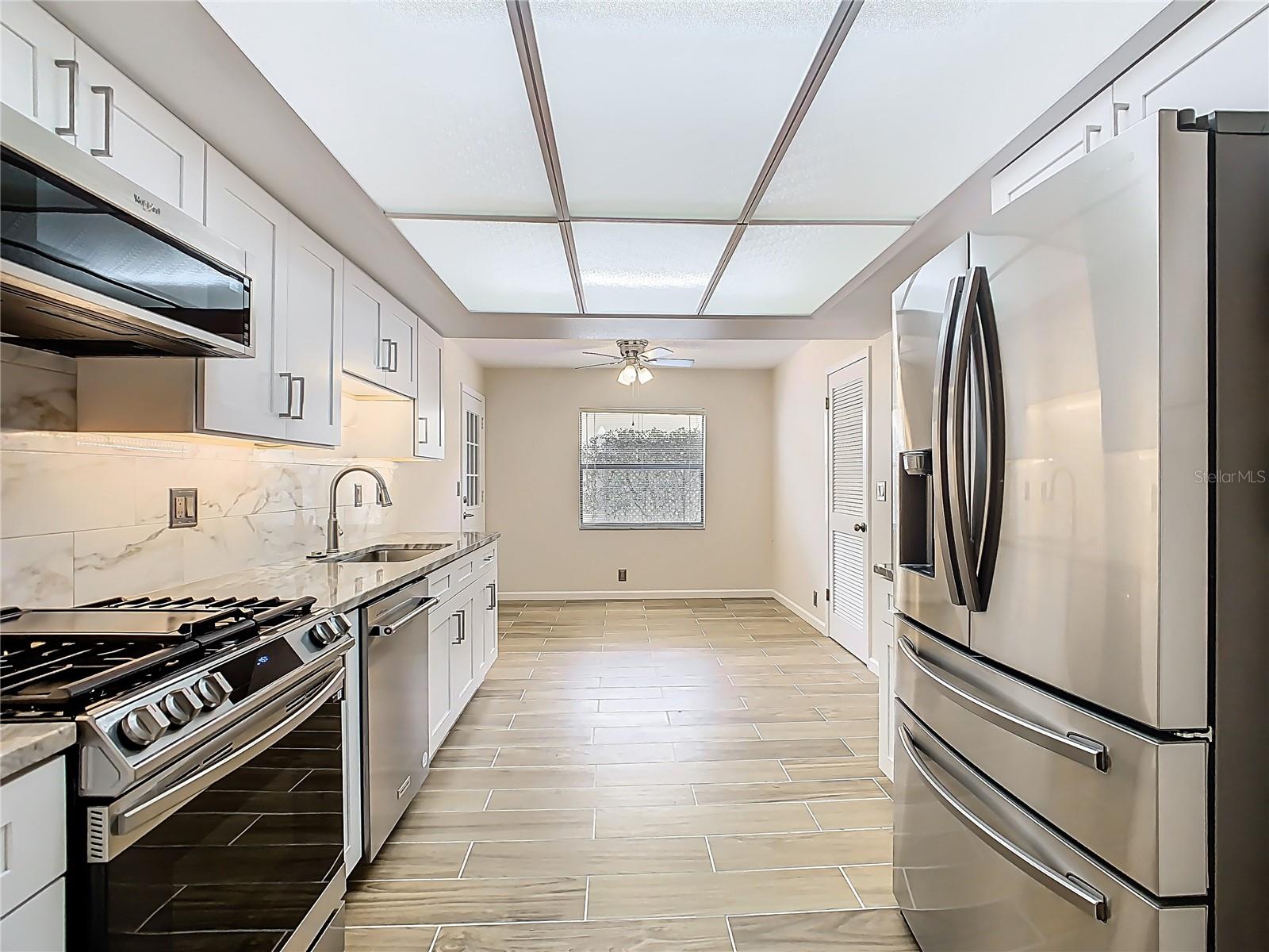Image 4 of 54 For 560 Saint Andrews Rd