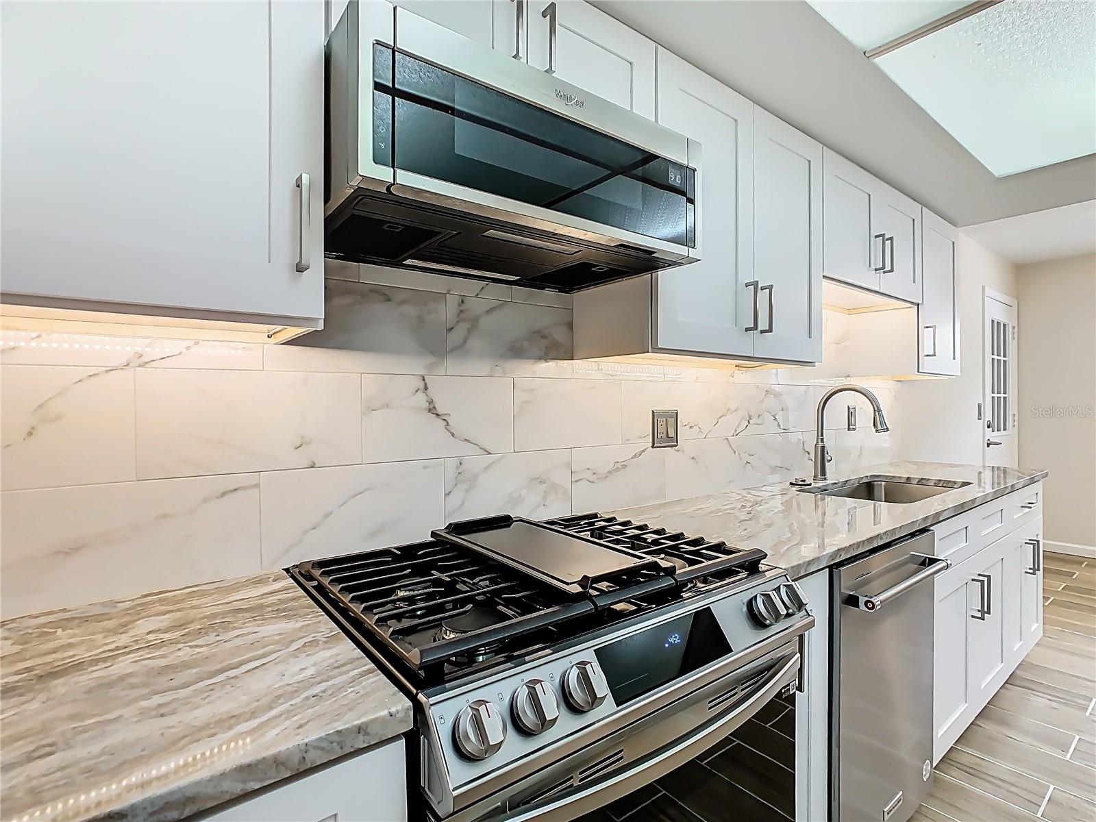 Image 7 of 54 For 560 Saint Andrews Rd