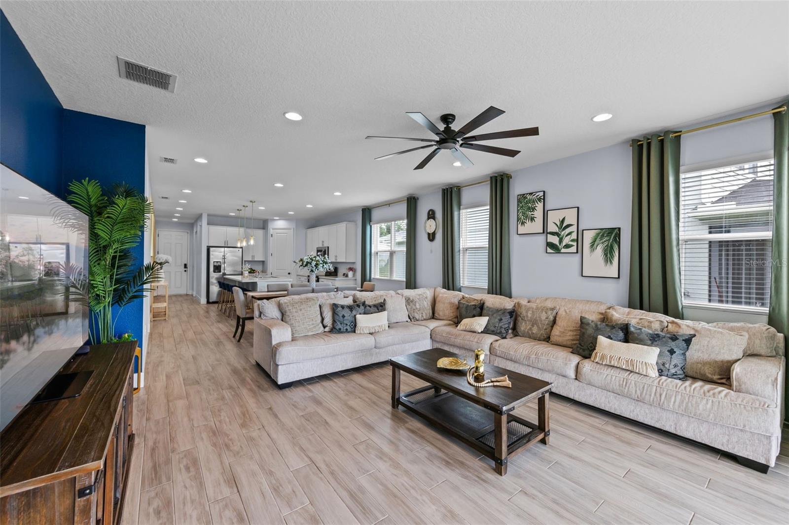 Image 11 of 29 For 208 Summershore Drive
