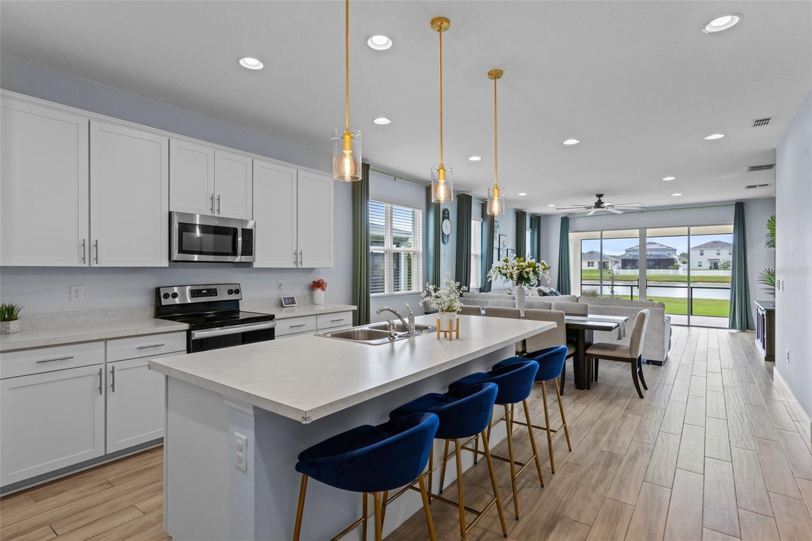 Image 4 of 29 For 208 Summershore Drive