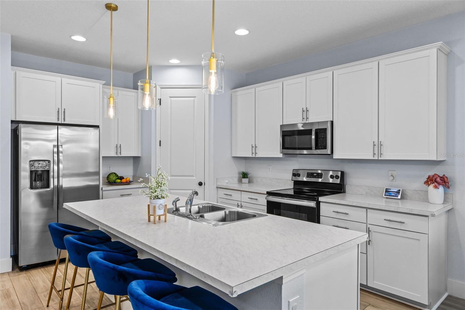 Image 6 of 29 For 208 Summershore Drive