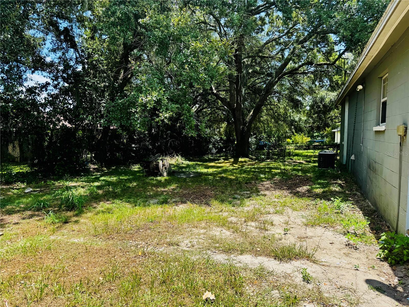Image 15 of 17 For 2927 Dudley Drive