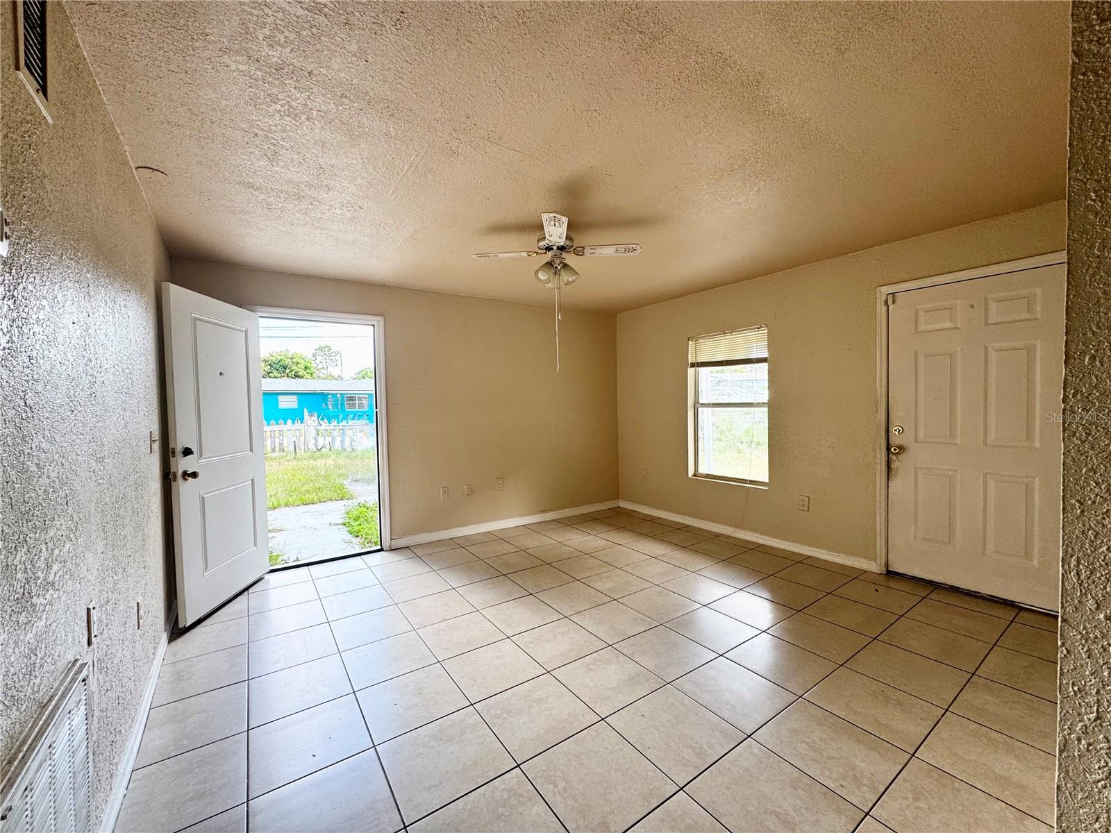 Image 8 of 17 For 2927 Dudley Drive