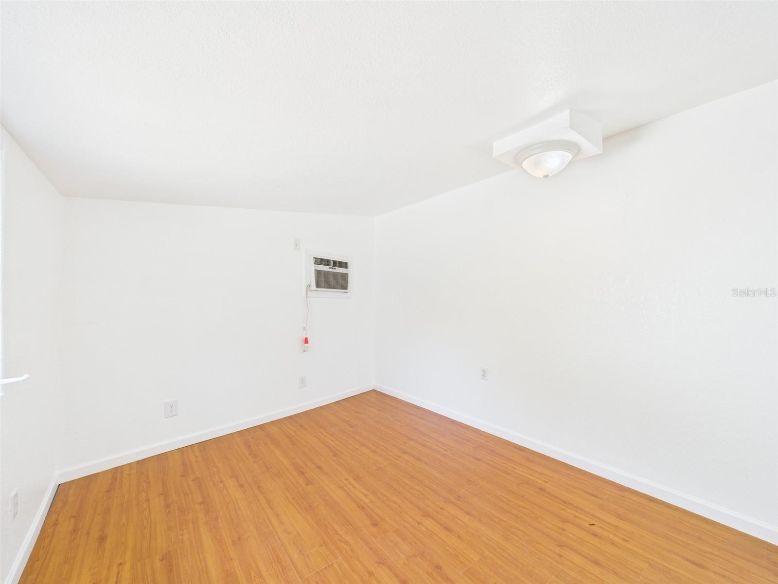 Image 60 of 96 For 1510 Derby Avenue