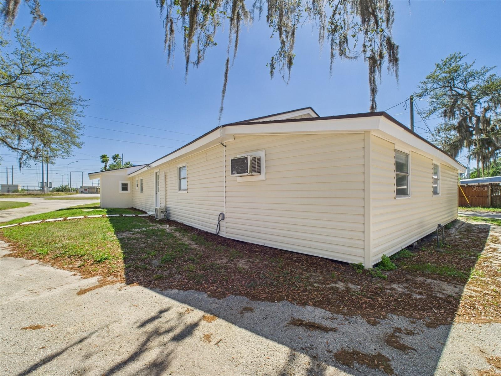 Image 78 of 96 For 1510 Derby Avenue