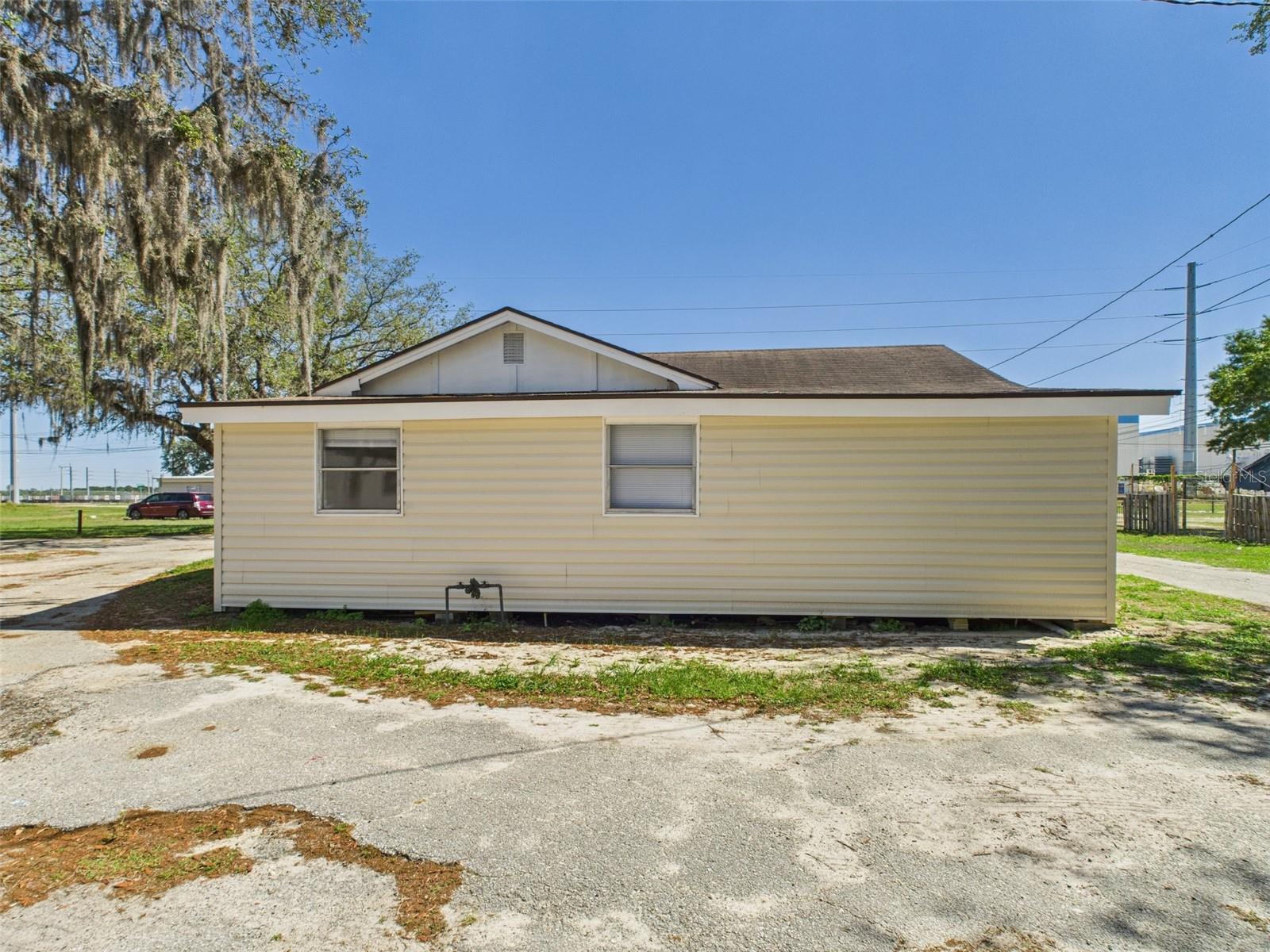 Image 81 of 96 For 1510 Derby Avenue