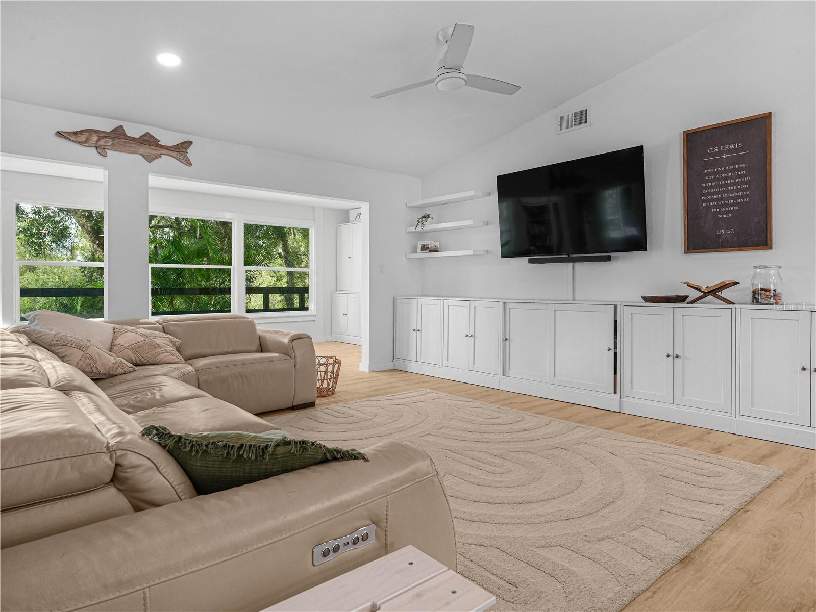 Image 12 of 50 For 6613 Masters Avenue
