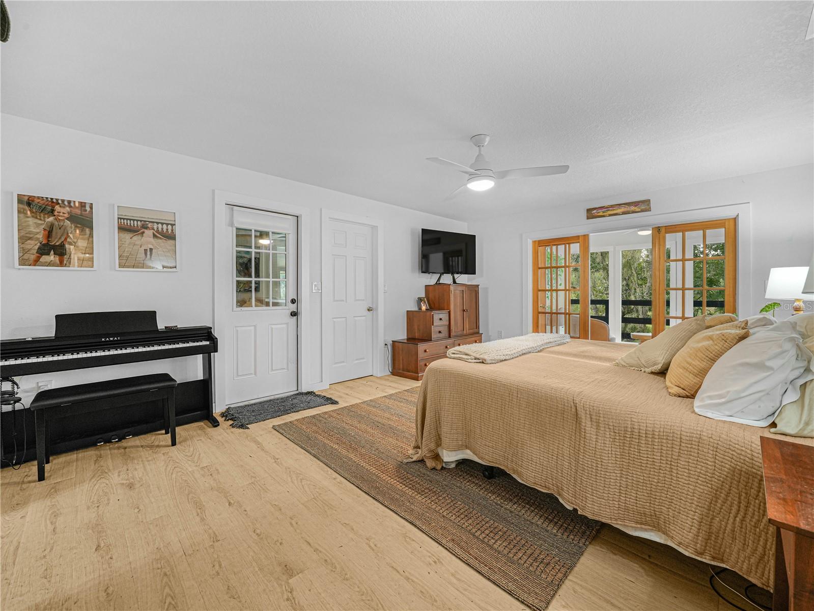 Image 20 of 50 For 6613 Masters Avenue