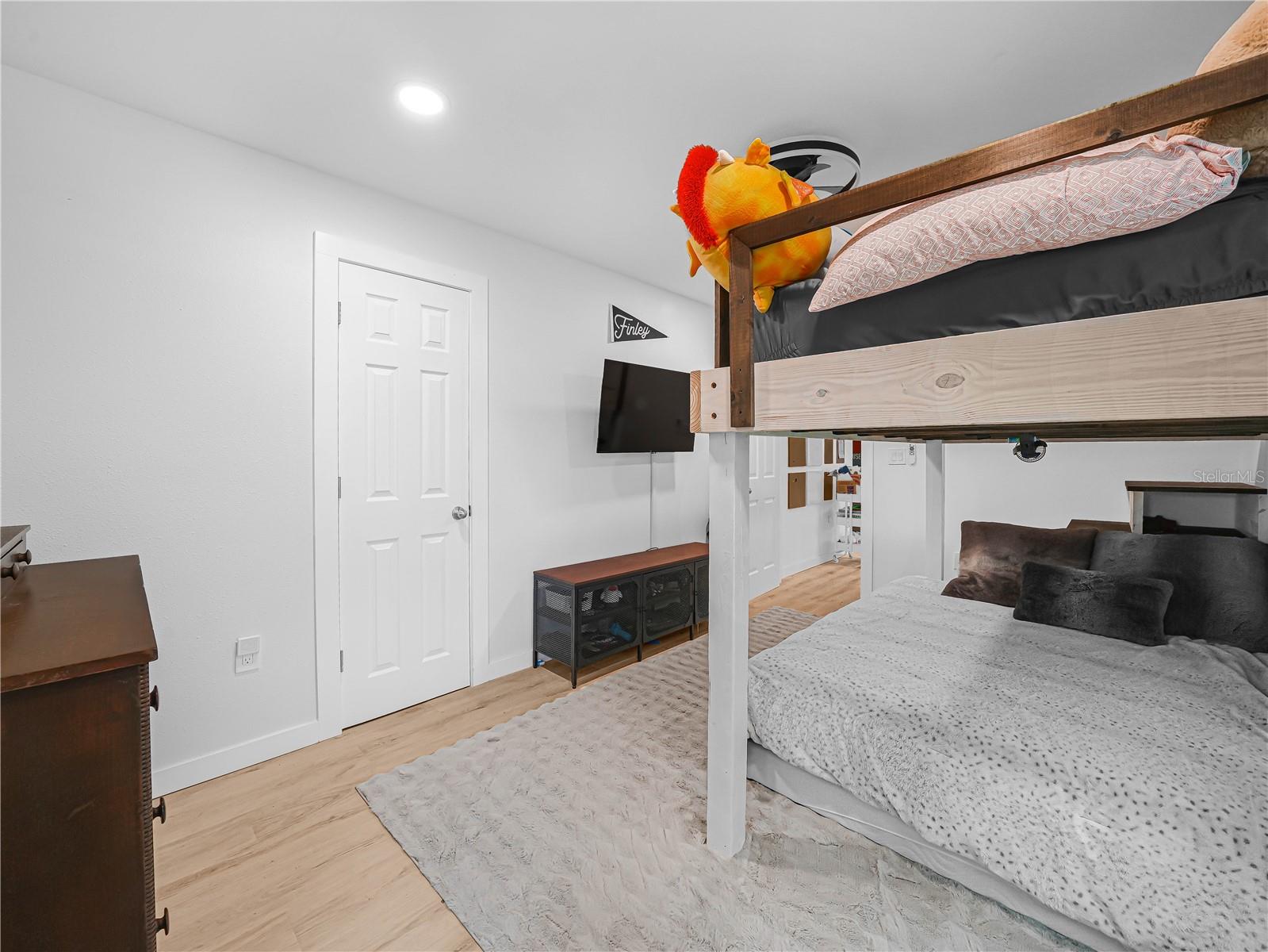 Image 33 of 50 For 6613 Masters Avenue