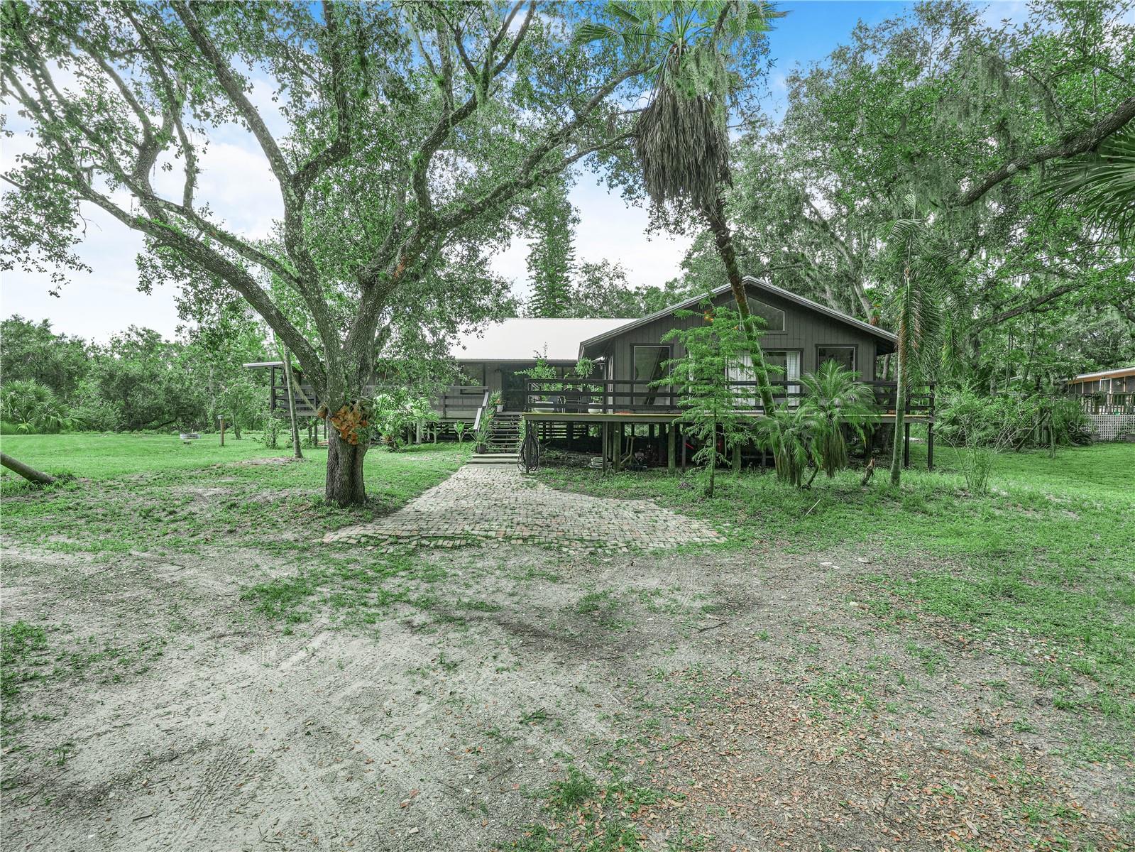 Image 4 of 50 For 6613 Masters Avenue