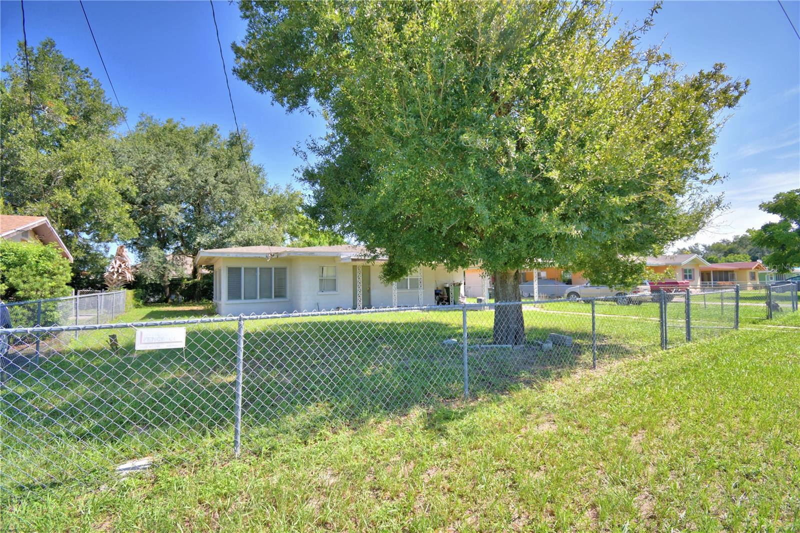 Image 3 of 37 For 950 Avenue O Ne