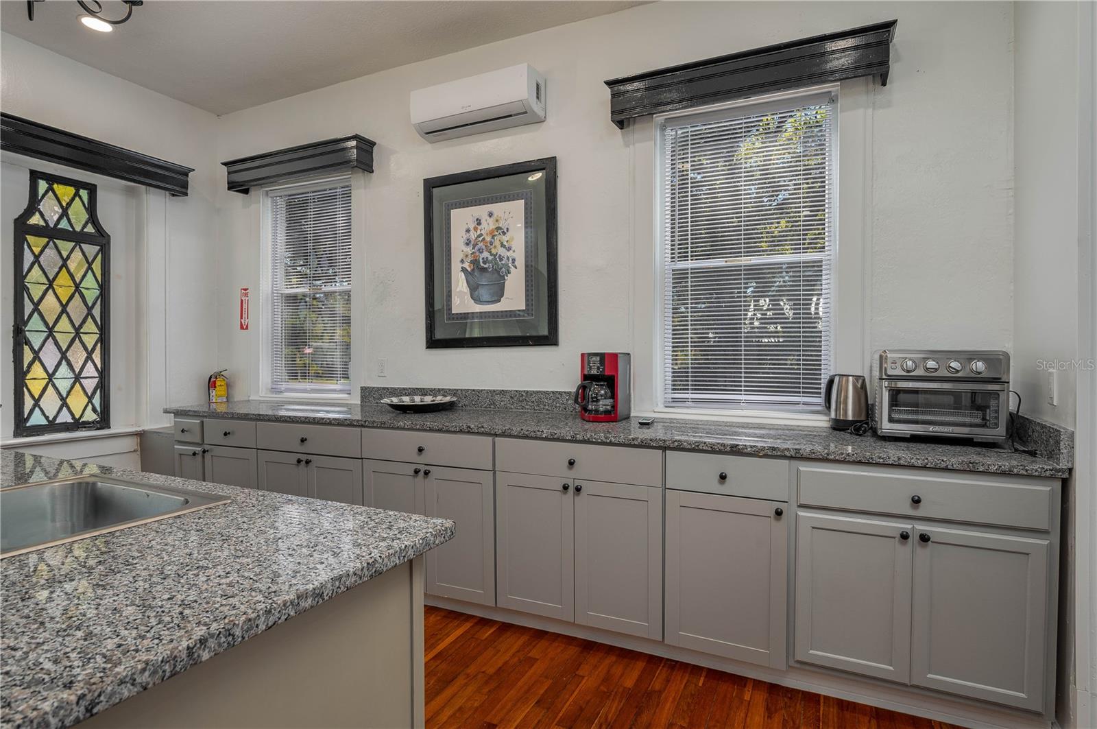 Image 18 of 43 For 409 21st Street Sw