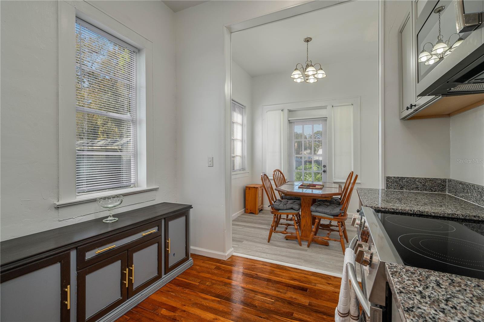 Image 19 of 43 For 409 21st Street Sw