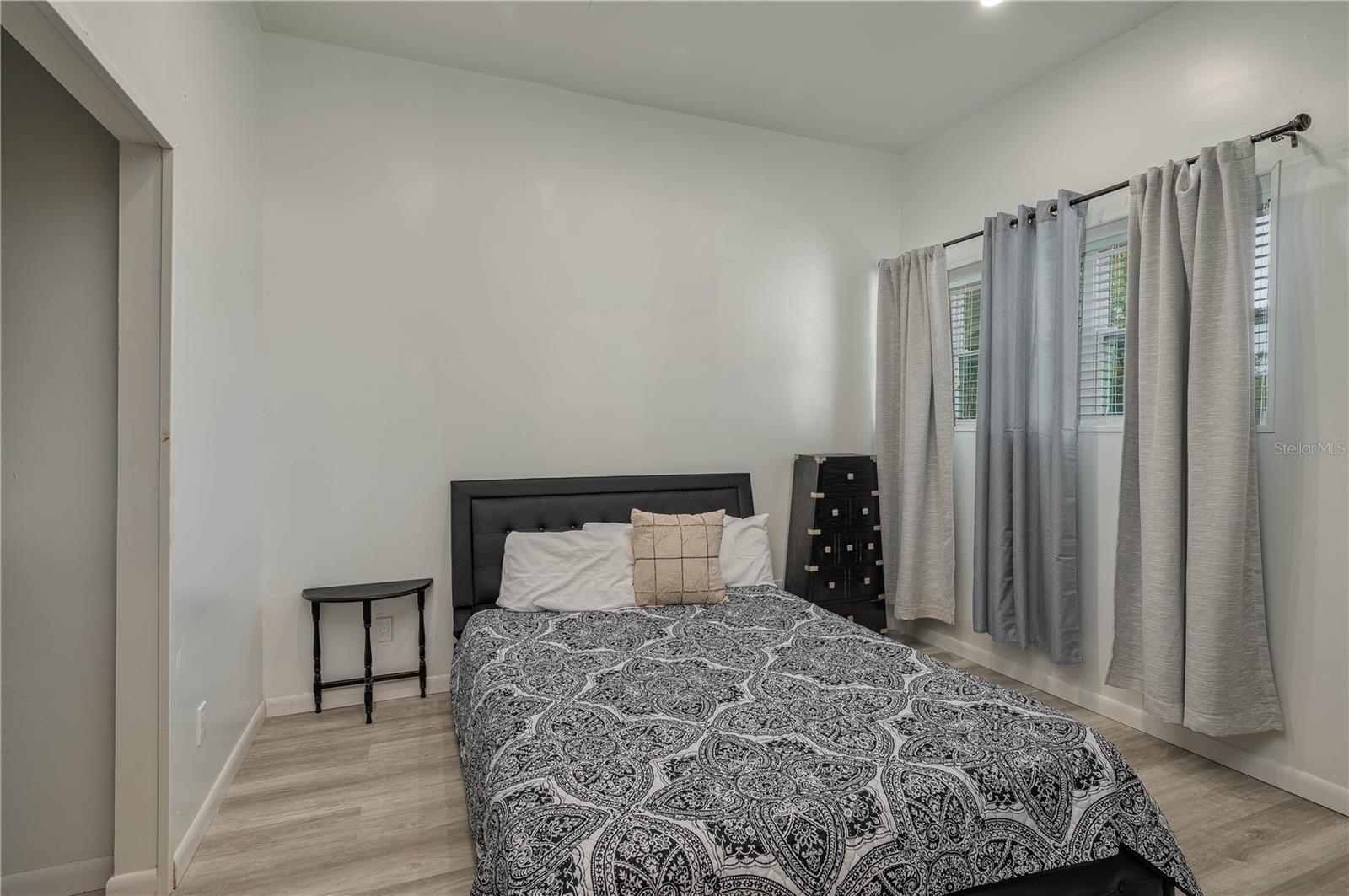 Image 34 of 43 For 409 21st Street Sw
