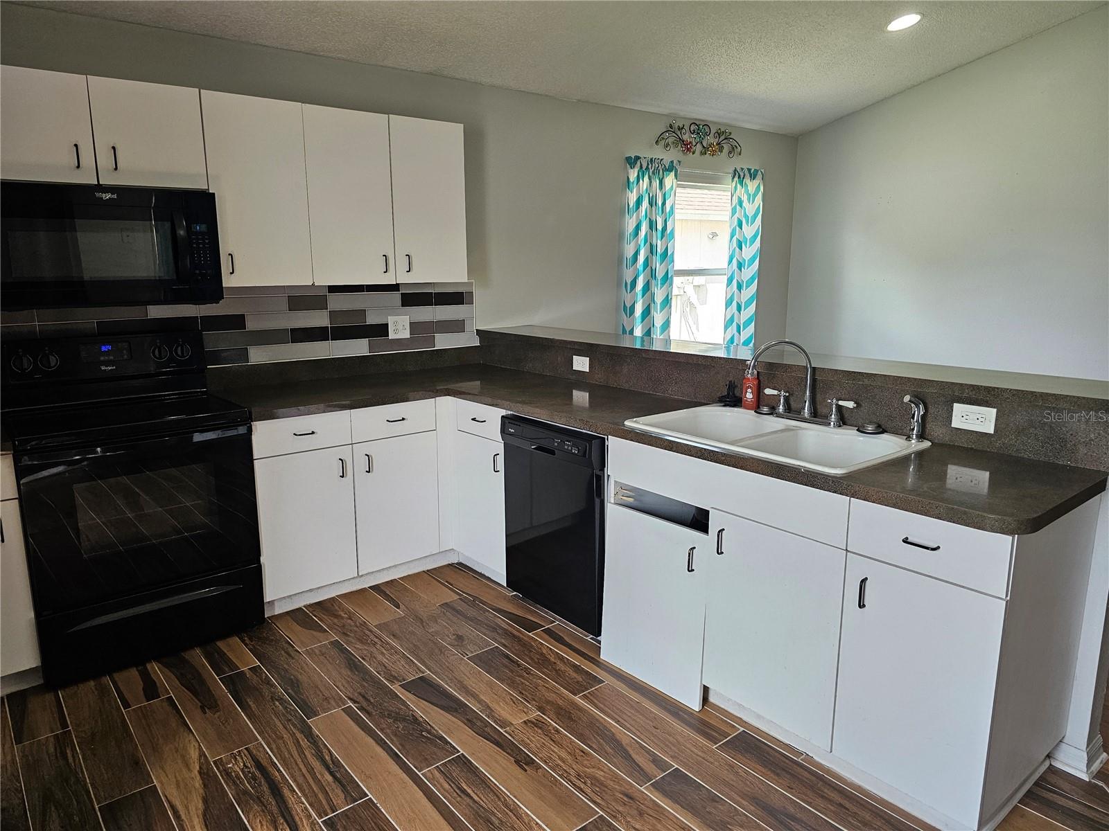 Image 6 of 21 For 144 Brad Cir