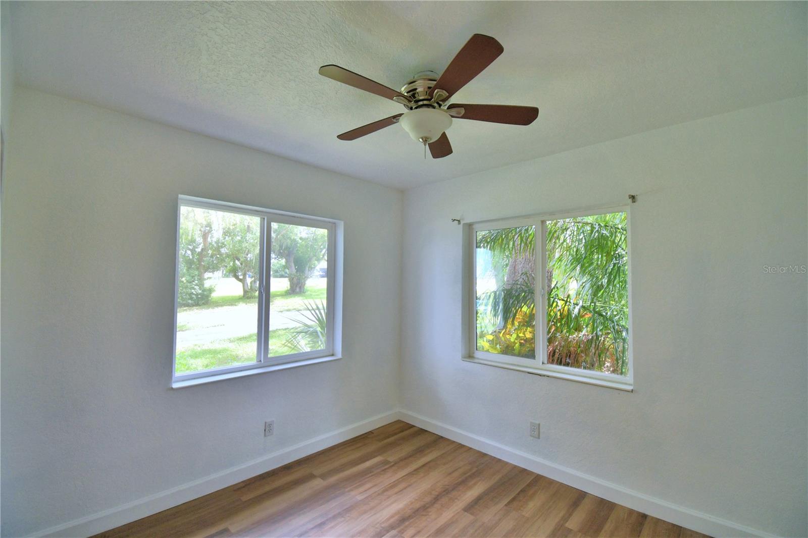 Image 22 of 68 For 1380 Lucerne Loop Road Ne