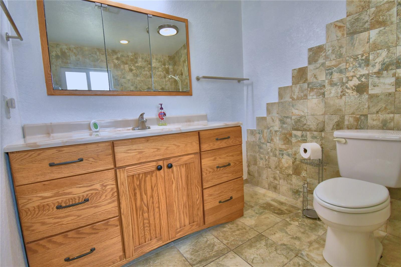 Image 30 of 68 For 1380 Lucerne Loop Road Ne