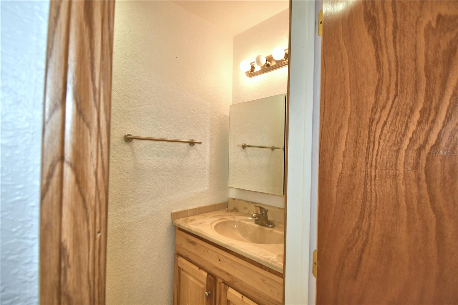 Image 31 of 68 For 1380 Lucerne Loop Road Ne