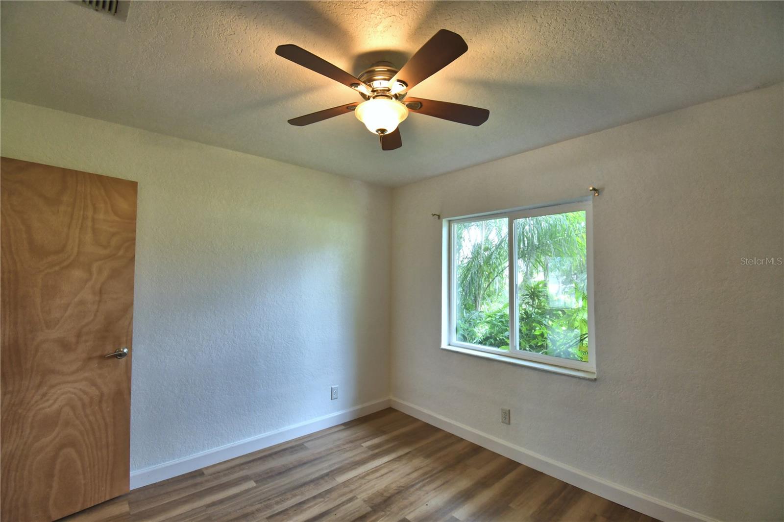 Image 37 of 68 For 1380 Lucerne Loop Road Ne