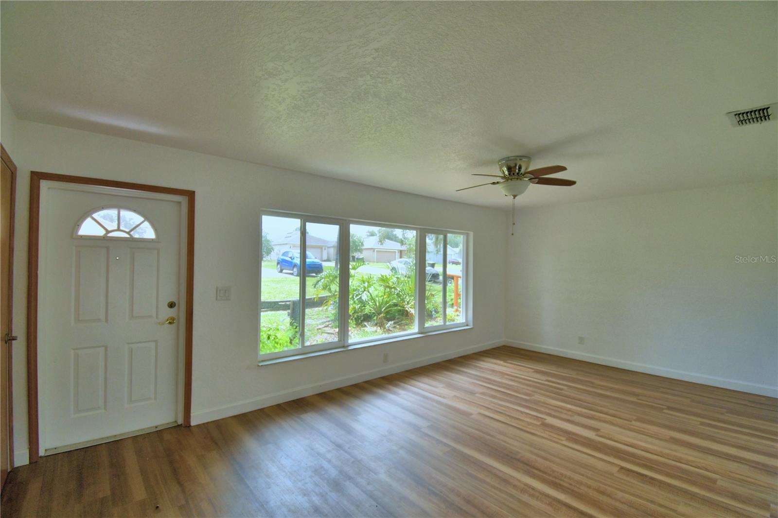 Image 6 of 68 For 1380 Lucerne Loop Road Ne