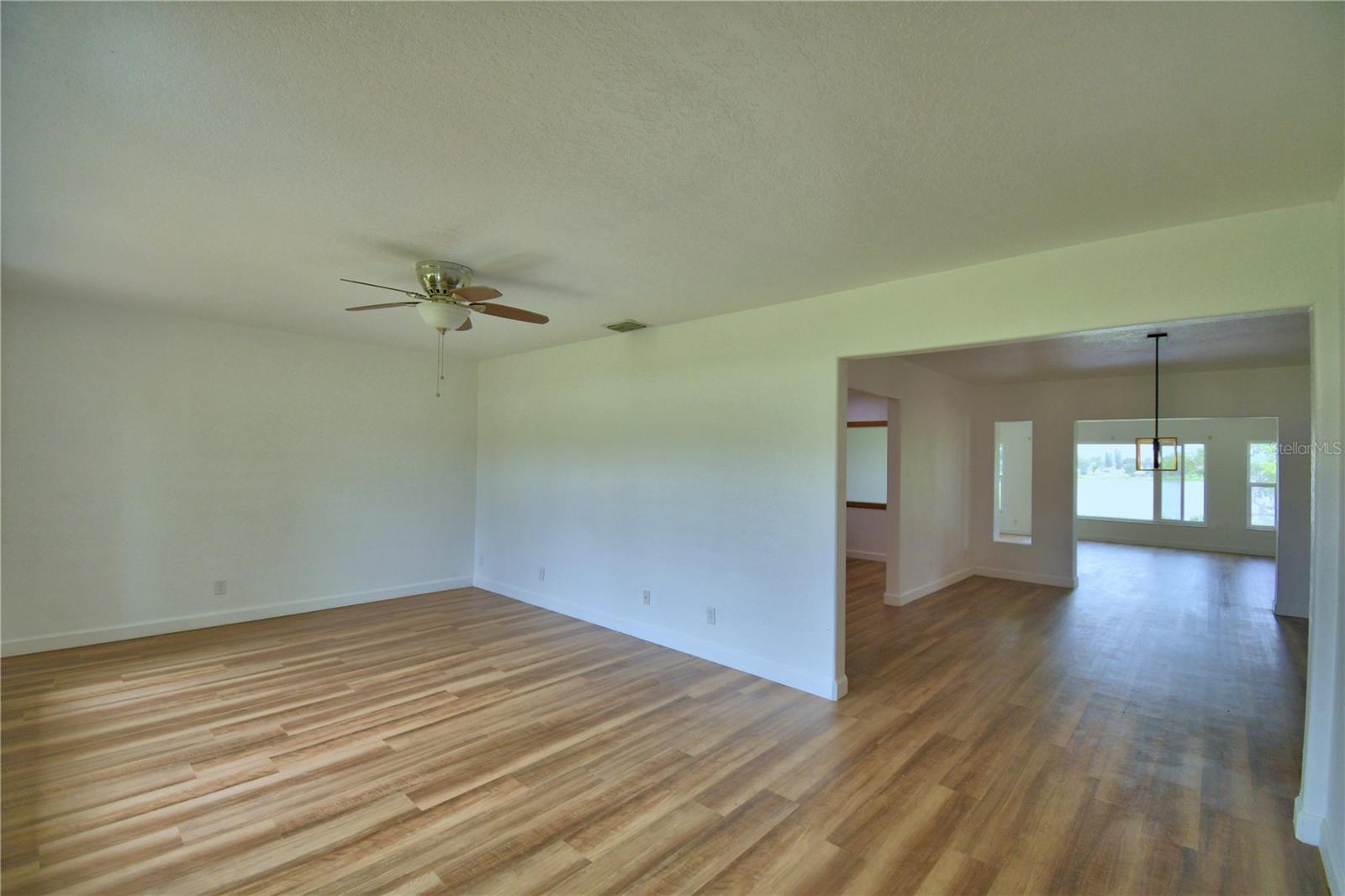 Image 7 of 68 For 1380 Lucerne Loop Road Ne