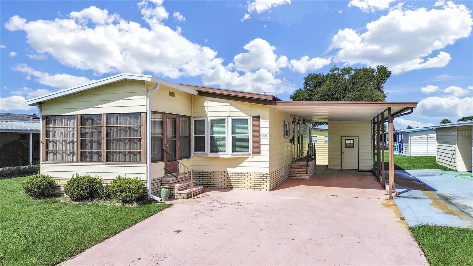 Image 2 of 45 For 4909 Foxwood Lake Dr