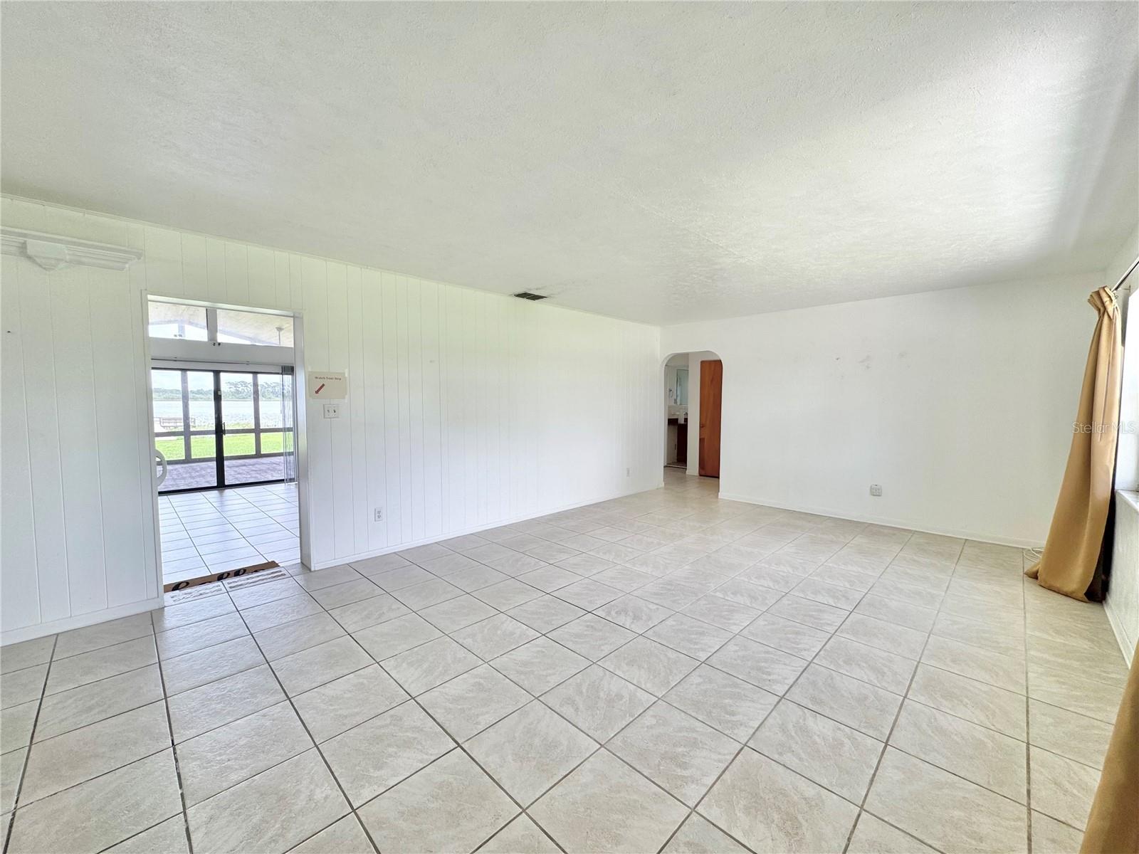 Image 3 of 41 For 1002 Biltmore Drive Nw