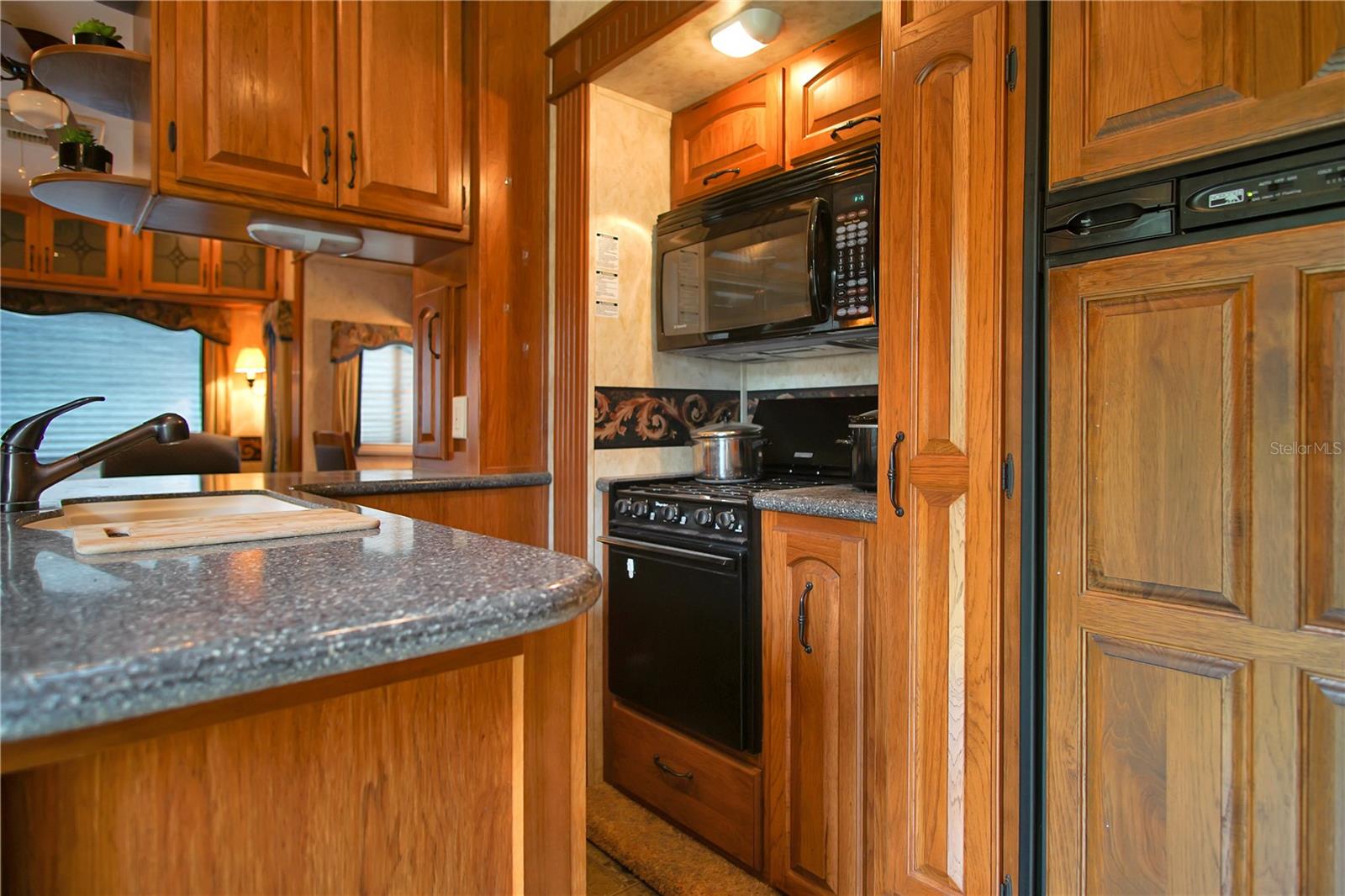 Image 6 of 39 For 1030 Lake Marion Road 4