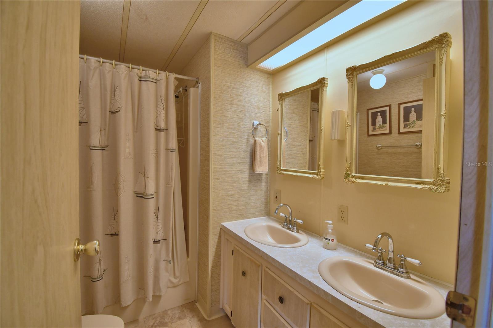 Image 28 of 66 For 4034 Rolling Oaks Drive