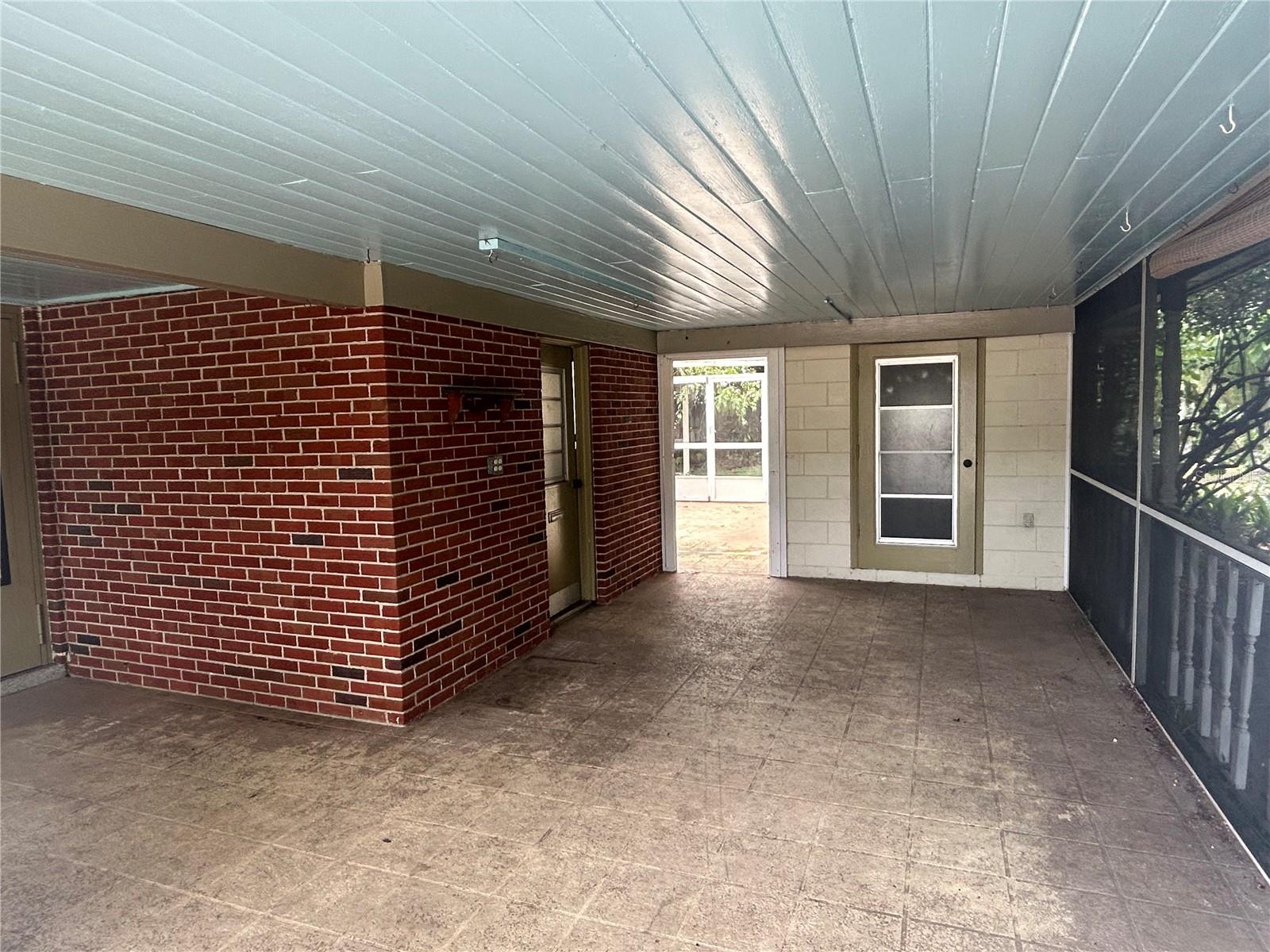 Image 12 of 69 For 1021 Highview Drive