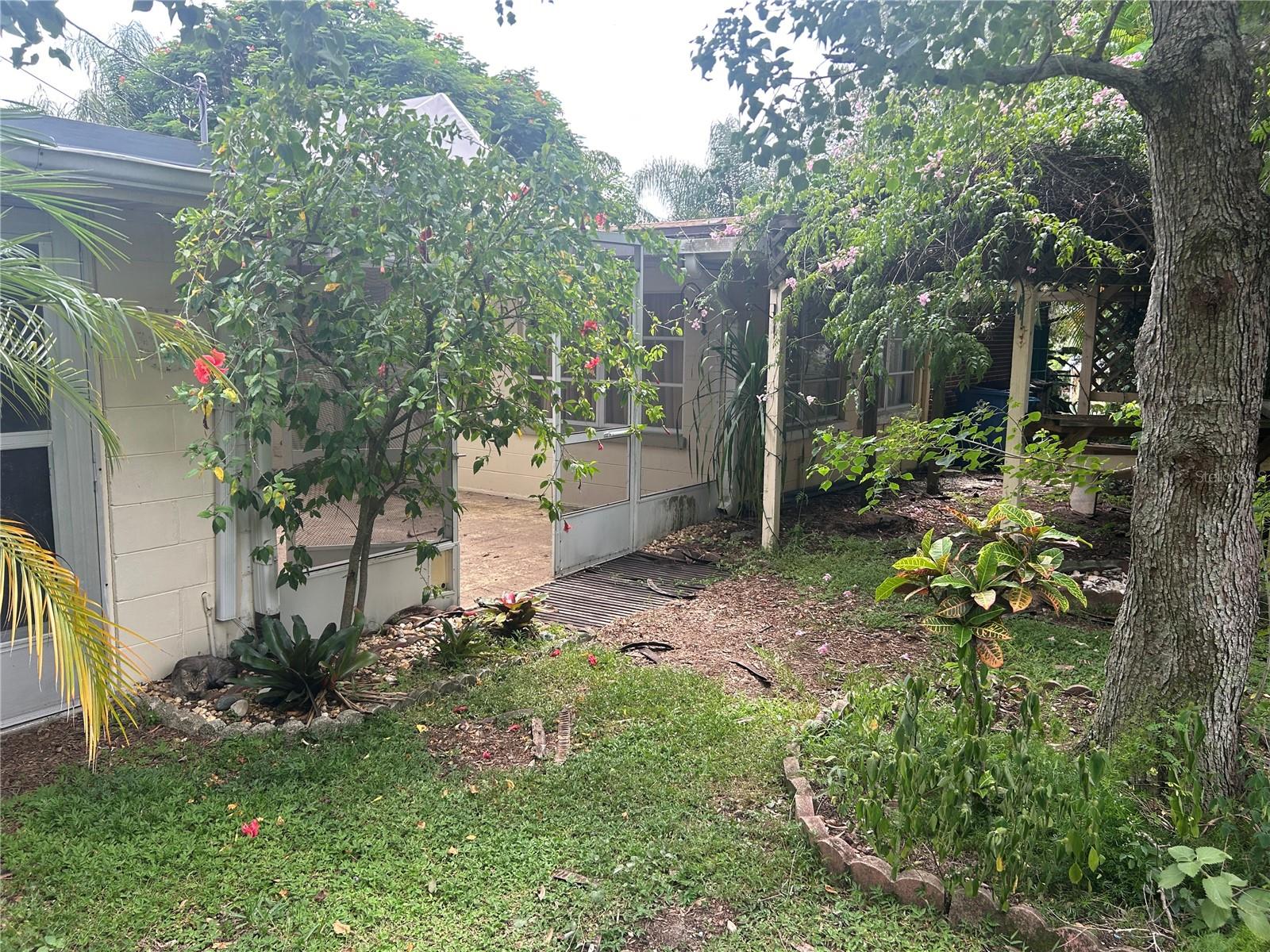 Image 16 of 69 For 1021 Highview Drive