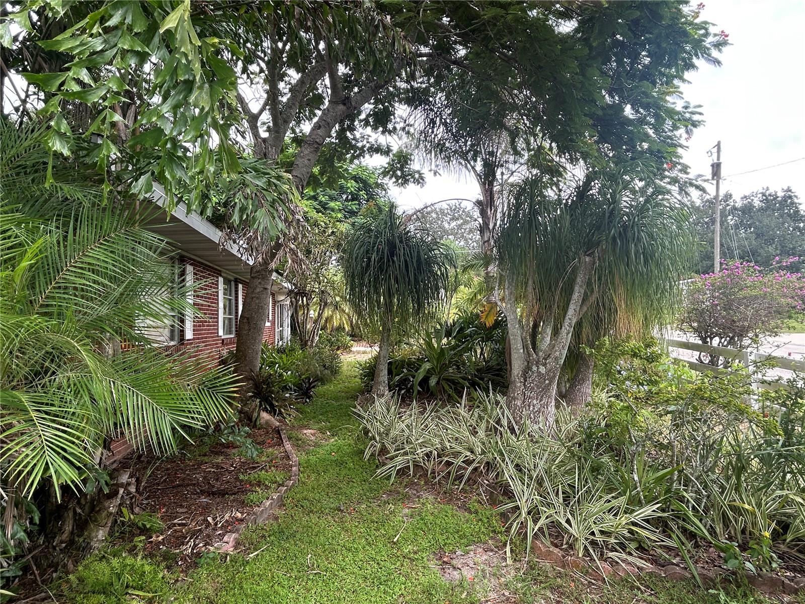 Image 22 of 69 For 1021 Highview Drive
