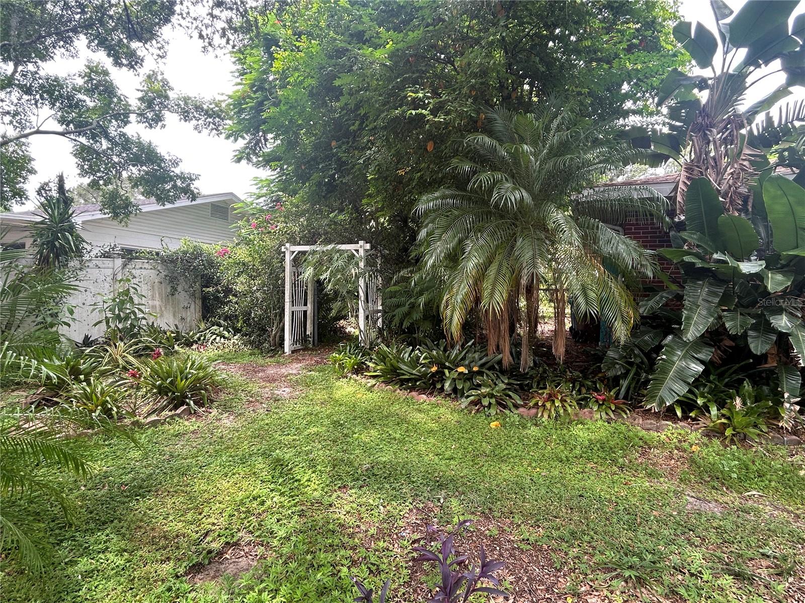 Image 23 of 69 For 1021 Highview Drive