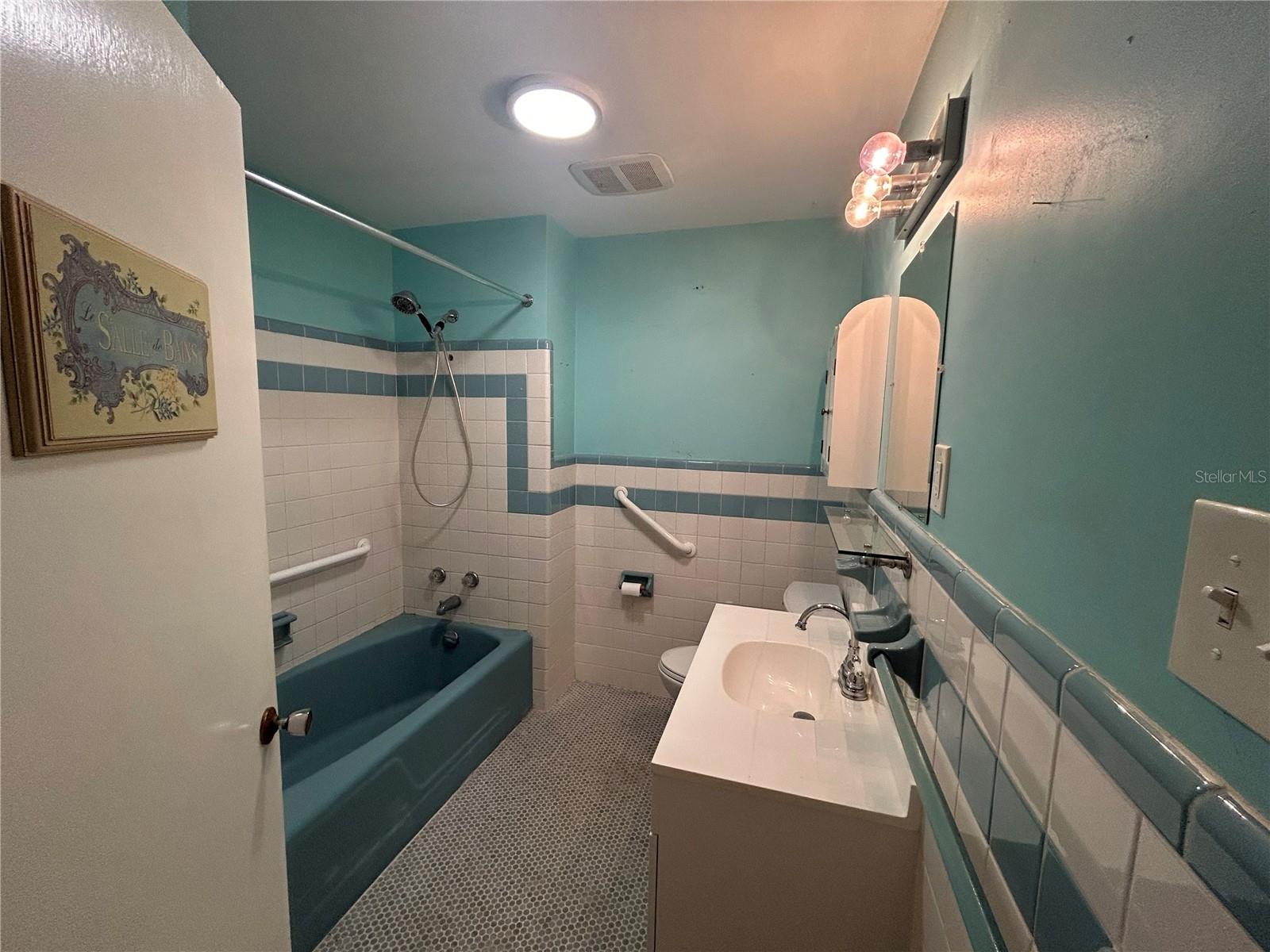 Image 42 of 69 For 1021 Highview Drive