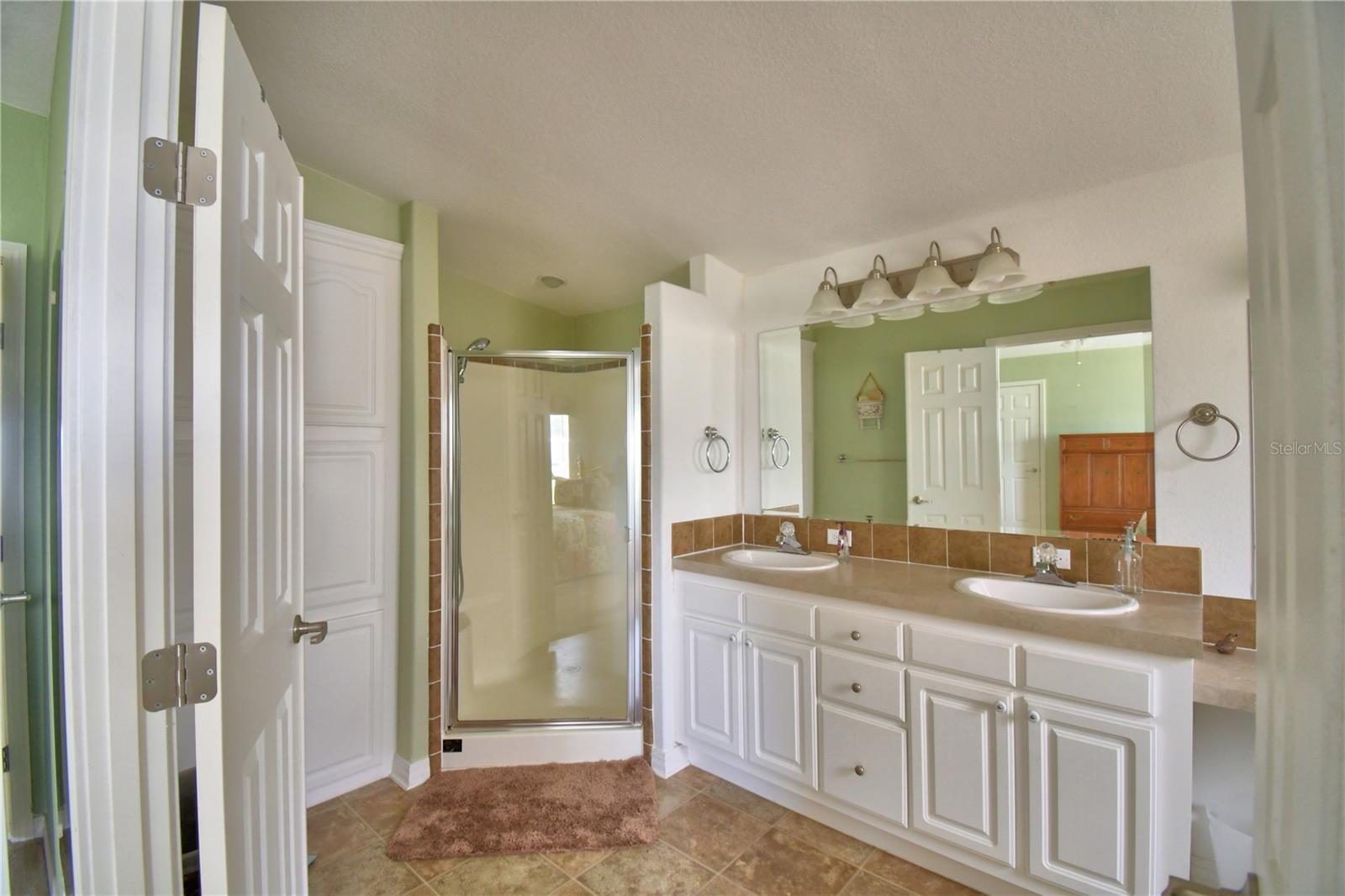 Image 24 of 56 For 492 Lakeside Ranch Circle