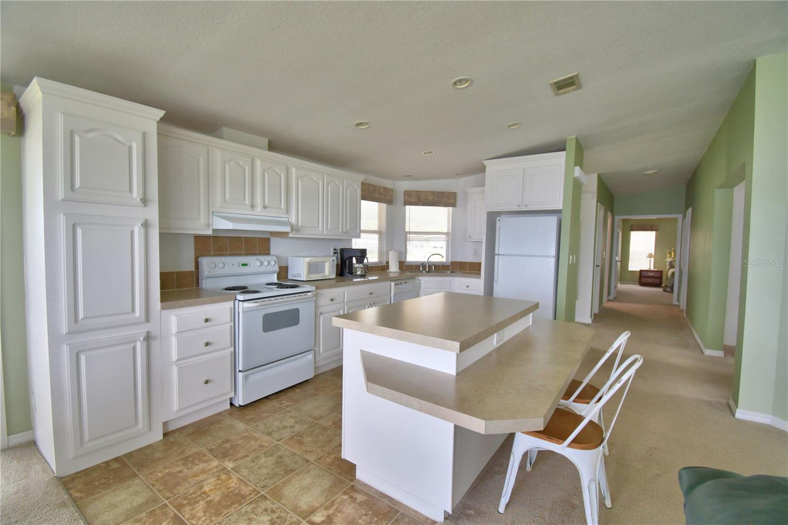 Image 9 of 56 For 492 Lakeside Ranch Circle