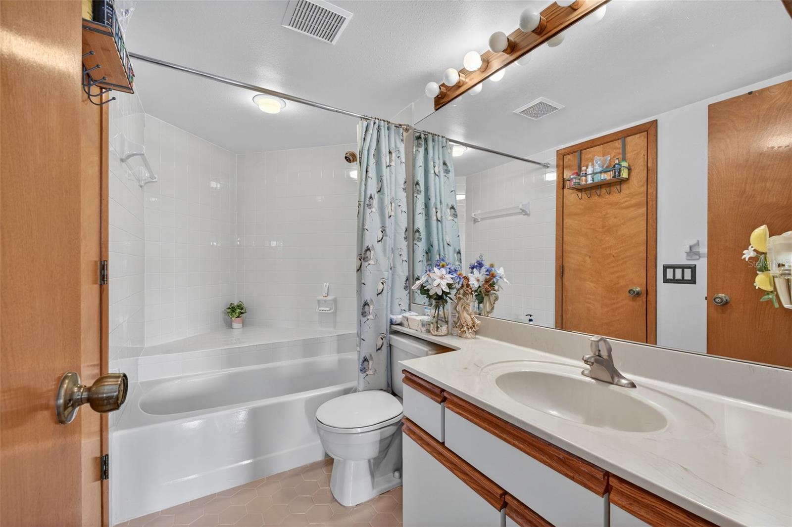 Image 22 of 40 For 4729 Casablanca C25